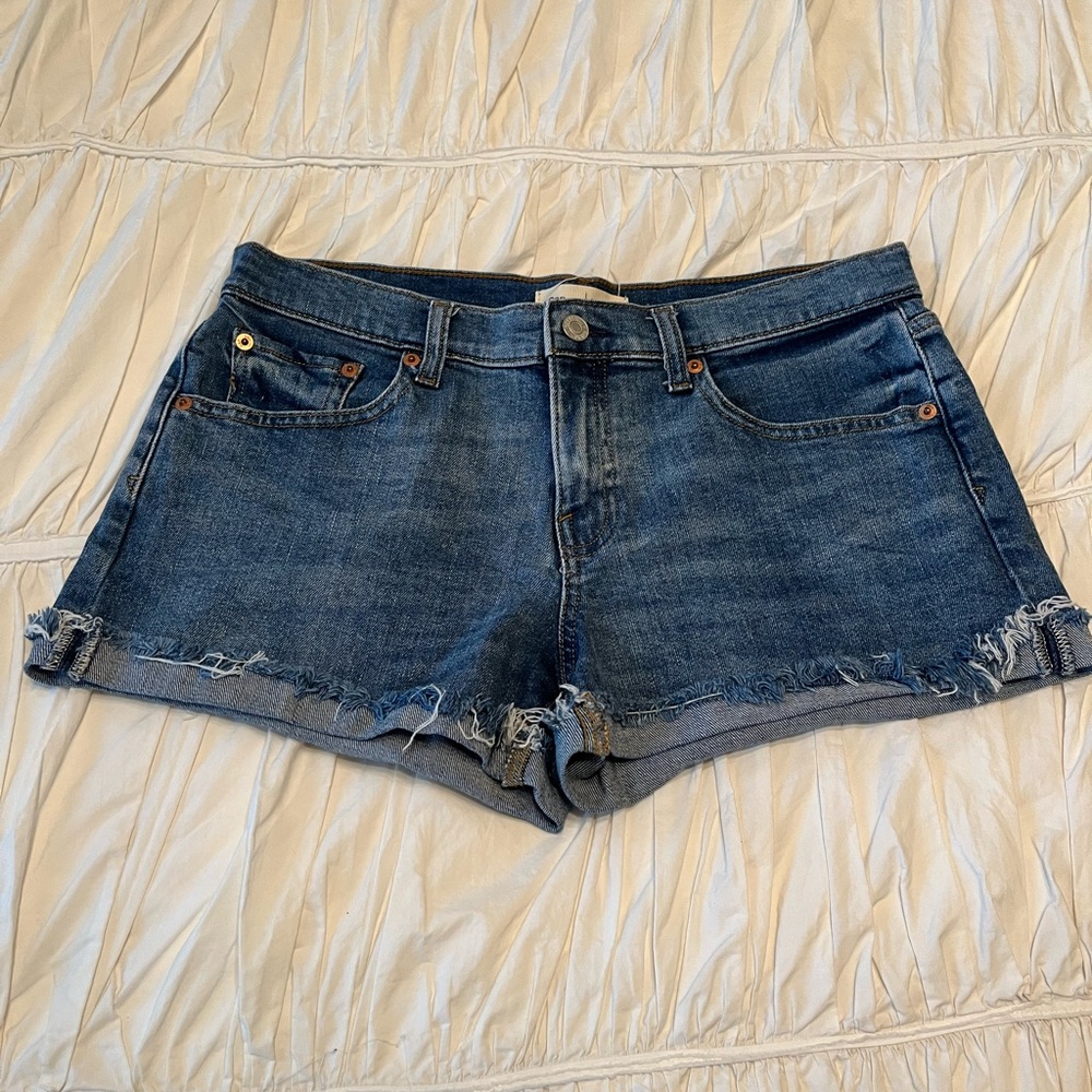 GAP | 3” Denim Shorts (27)